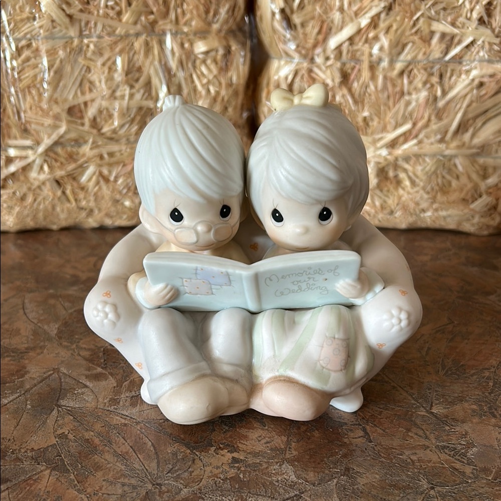 Precious Moments Vintage 1987 “Precious Memories” Couple